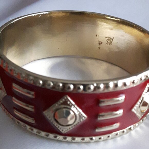 Belle Noel For Kim Kardashian Gold Tone Enamel Statement Bangles Bracelets (2) - Picture 8 of 14